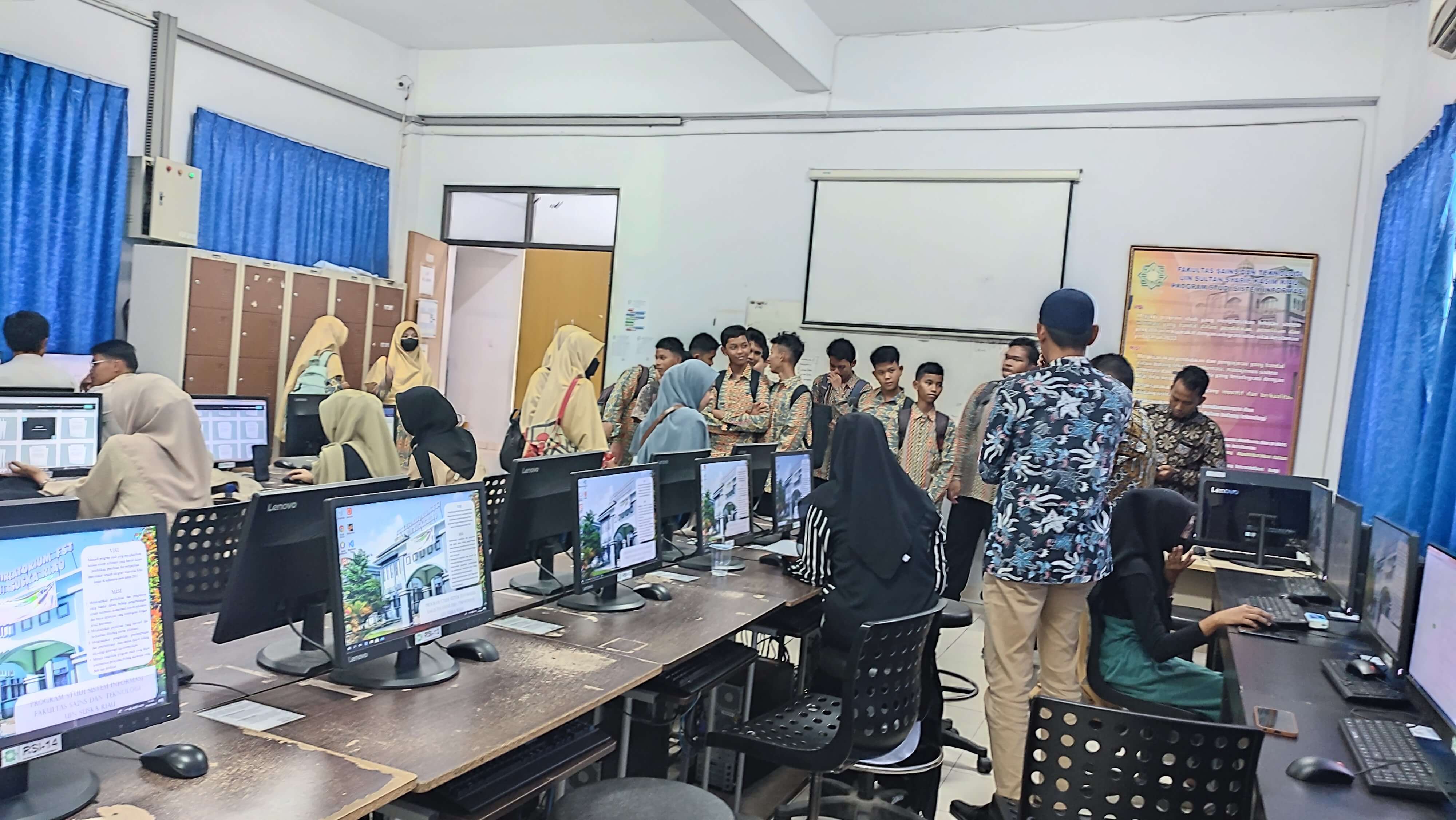 Kunjungan Madrasah ke Laboratorium Program Studi Sistem Informasi UIN Suska Riau